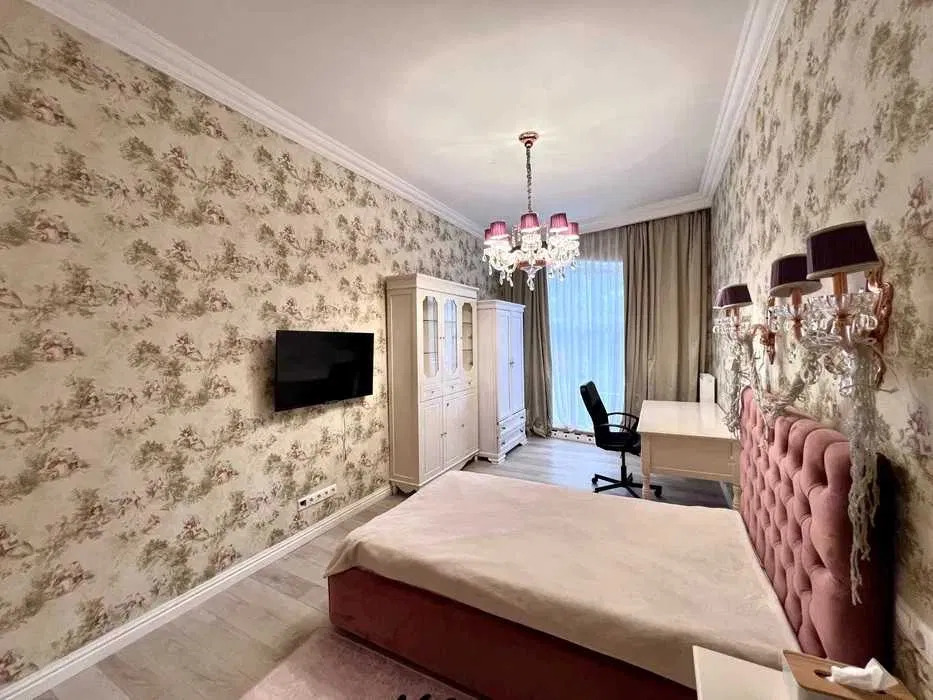 Оренда будинку 400 м², Локомотивна вул.