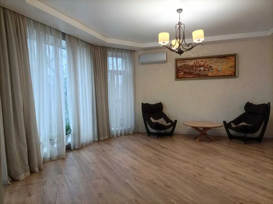 Оренда котеджу 180 м², 8-а Ентузіастів вул.