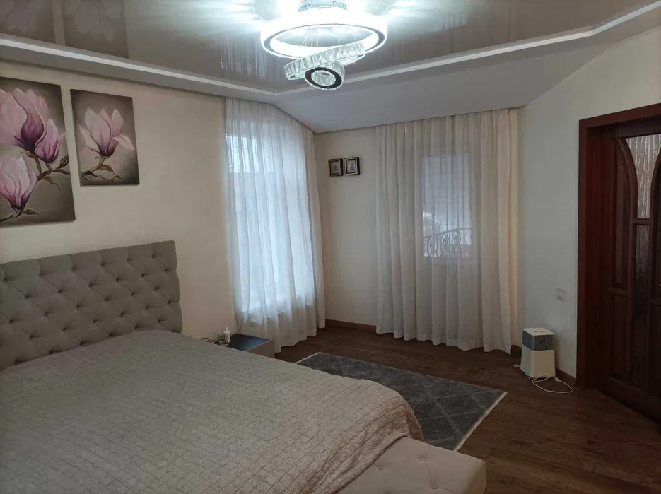 Оренда котеджу 180 м², 8-а Ентузіастів вул.