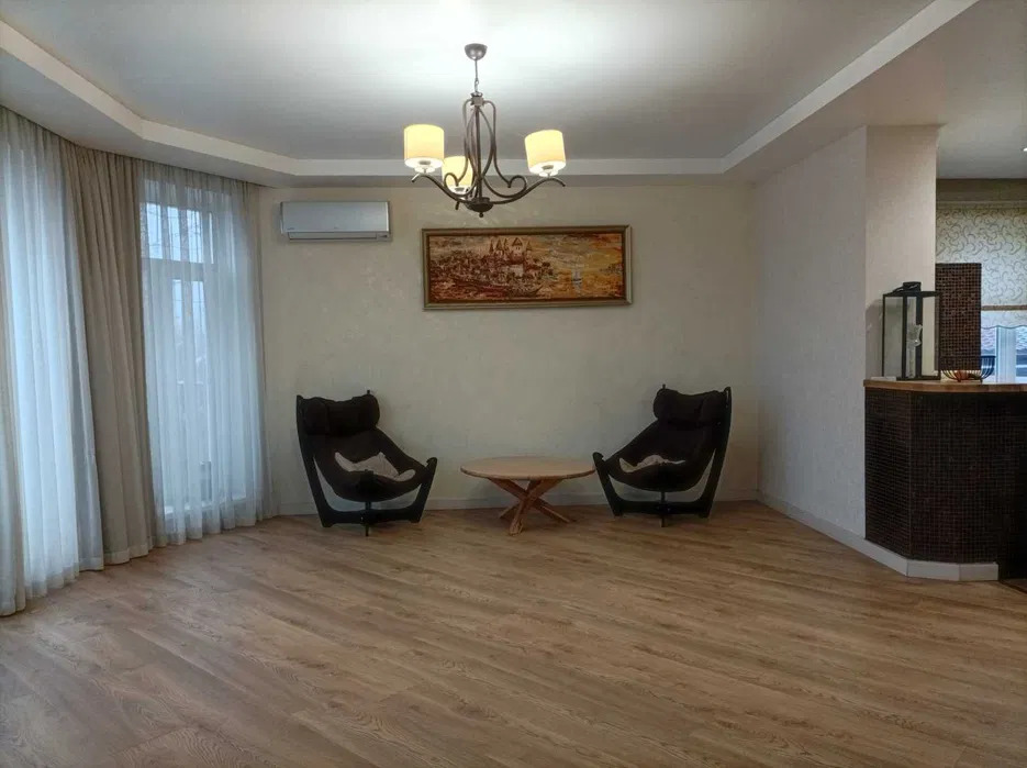 Оренда котеджу 180 м², 8-а Ентузіастів вул.