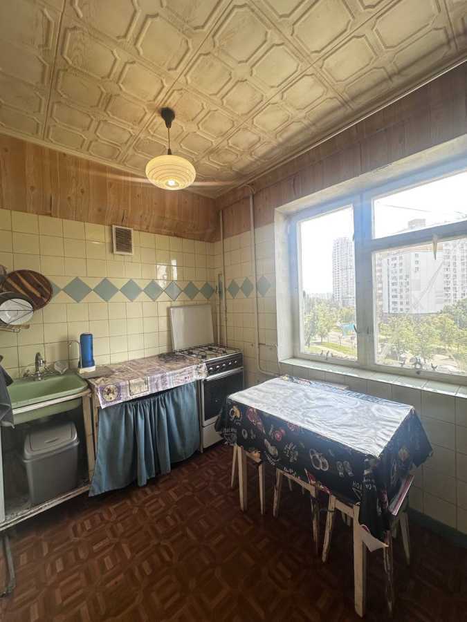 Продаж 3-кімнатної квартири 61 м², Павла Тичини просп., 5
