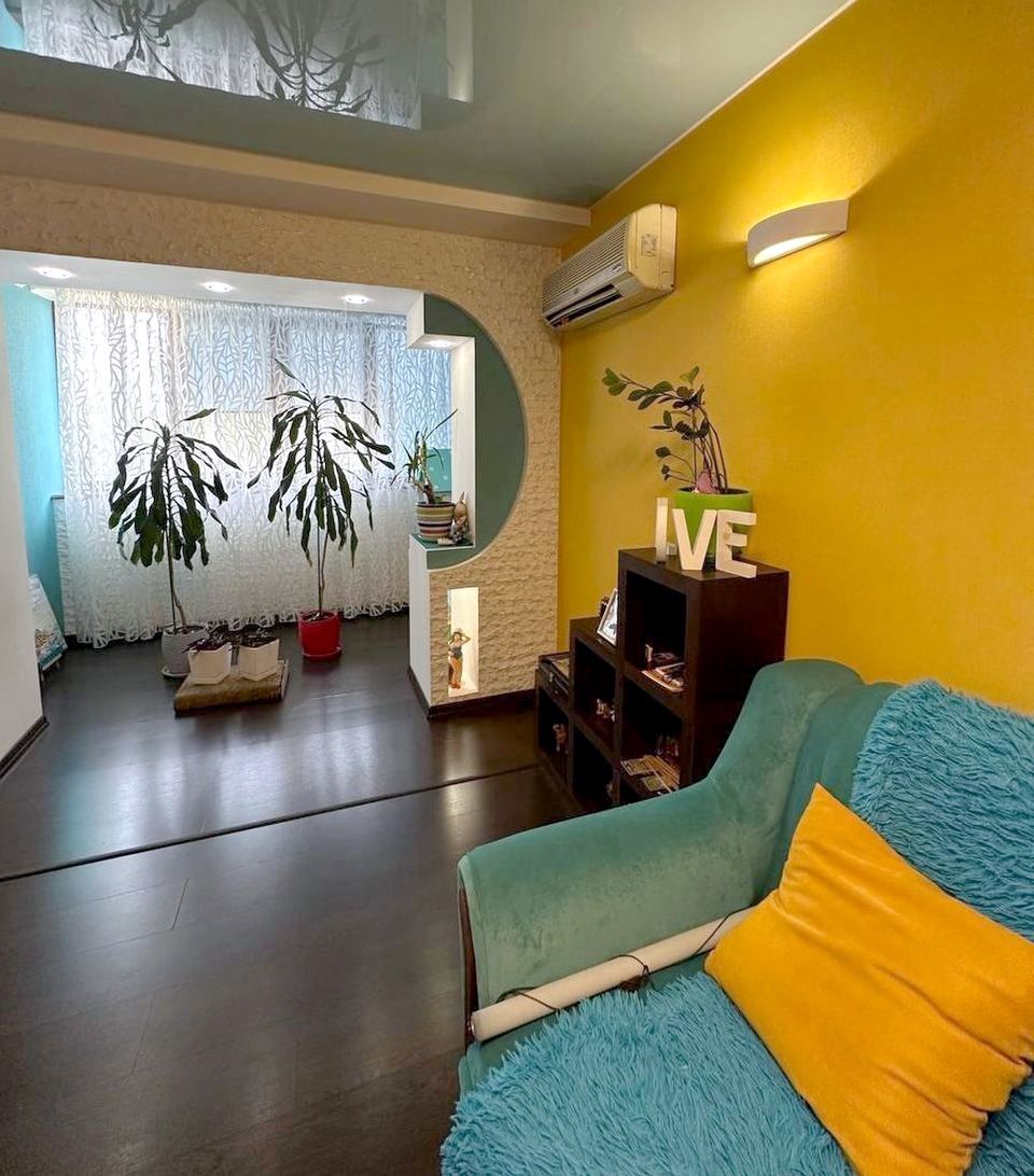Продаж 4-кімнатної квартири 94 м², Воронезька вул., 79