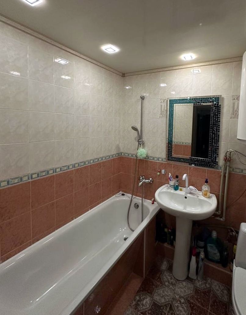 Продаж 4-кімнатної квартири 94 м², Воронезька вул., 79