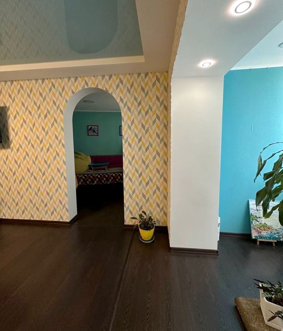 Продаж 4-кімнатної квартири 94 м², Воронезька вул., 79