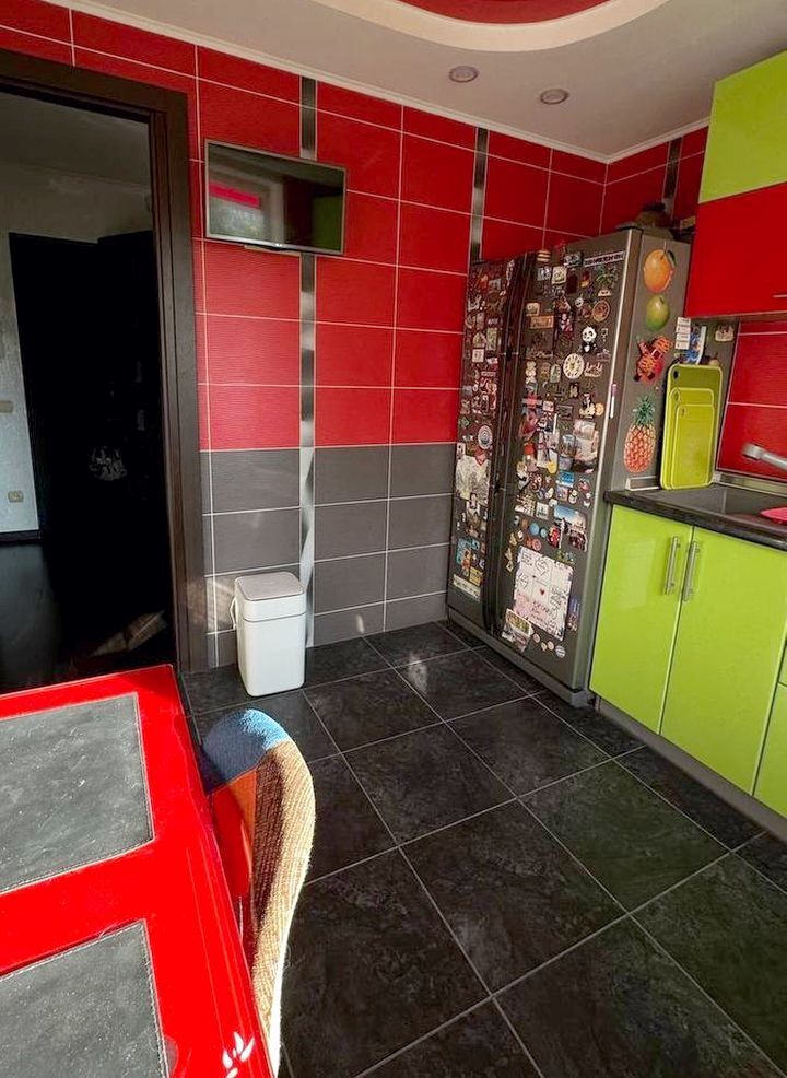 Продаж 4-кімнатної квартири 94 м², Воронезька вул., 79