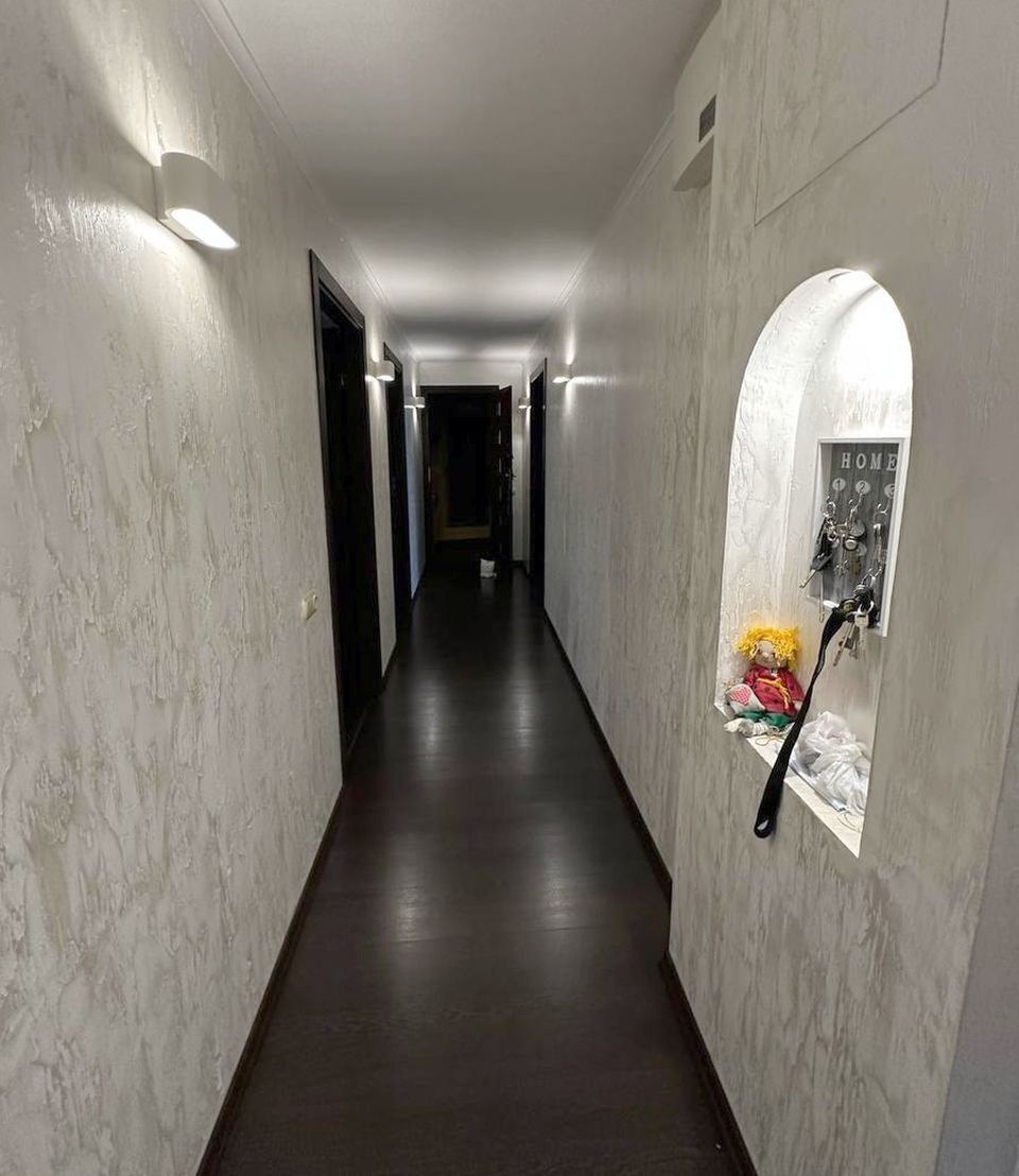 Продаж 4-кімнатної квартири 94 м², Воронезька вул., 79