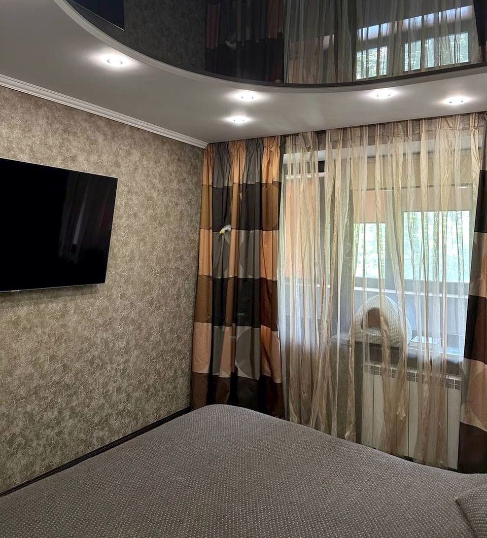 Продаж 4-кімнатної квартири 94 м², Воронезька вул., 79