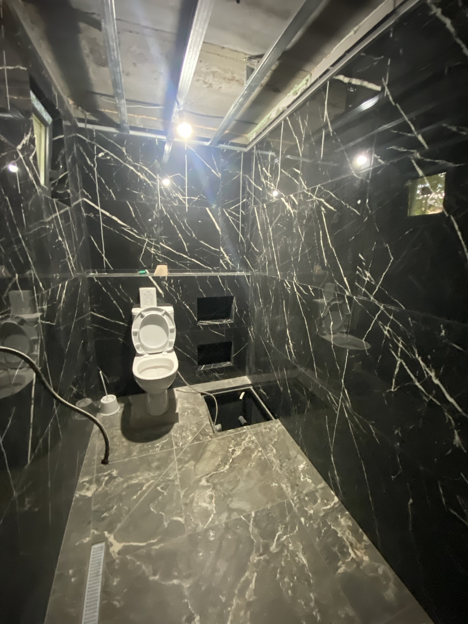 Продаж будинку 440 м², Квітнева вул.