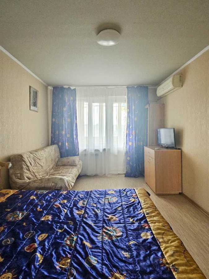 Продаж 2-кімнатної квартири 46.7 м², Озерна вул., 28