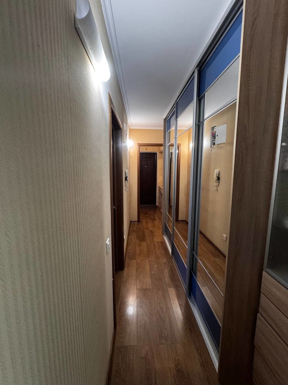 Продажа 2-комнатной квартиры 52 м², Любарского ул., 84 А