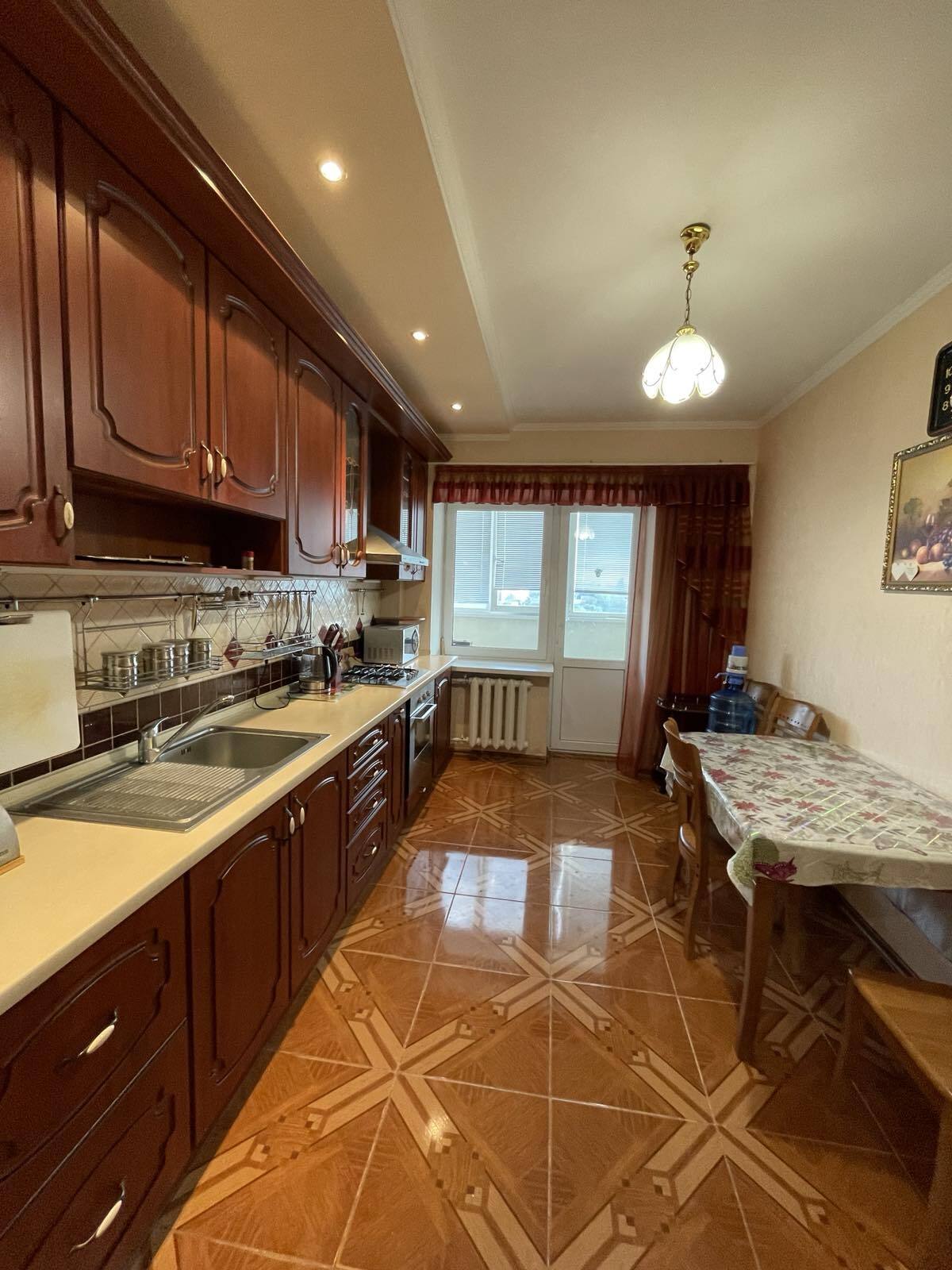Продажа 2-комнатной квартиры 76 м², Соборности ул.