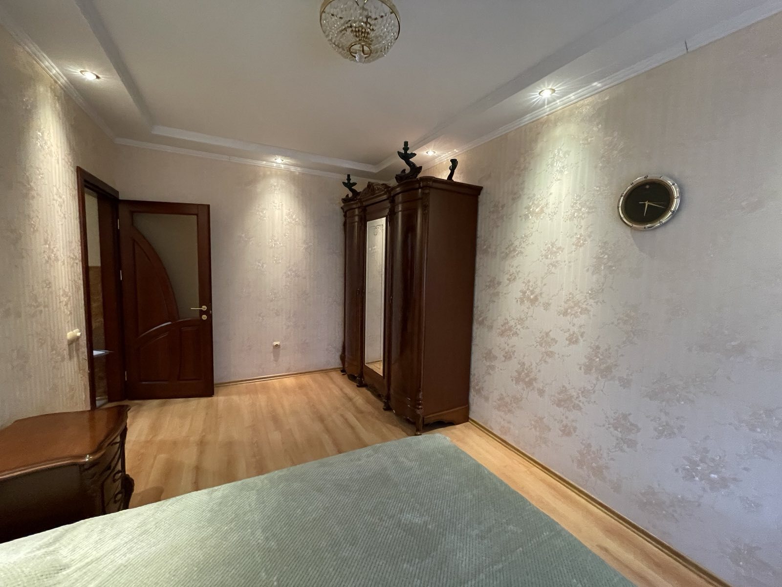 Продажа 2-комнатной квартиры 76 м², Соборности ул.