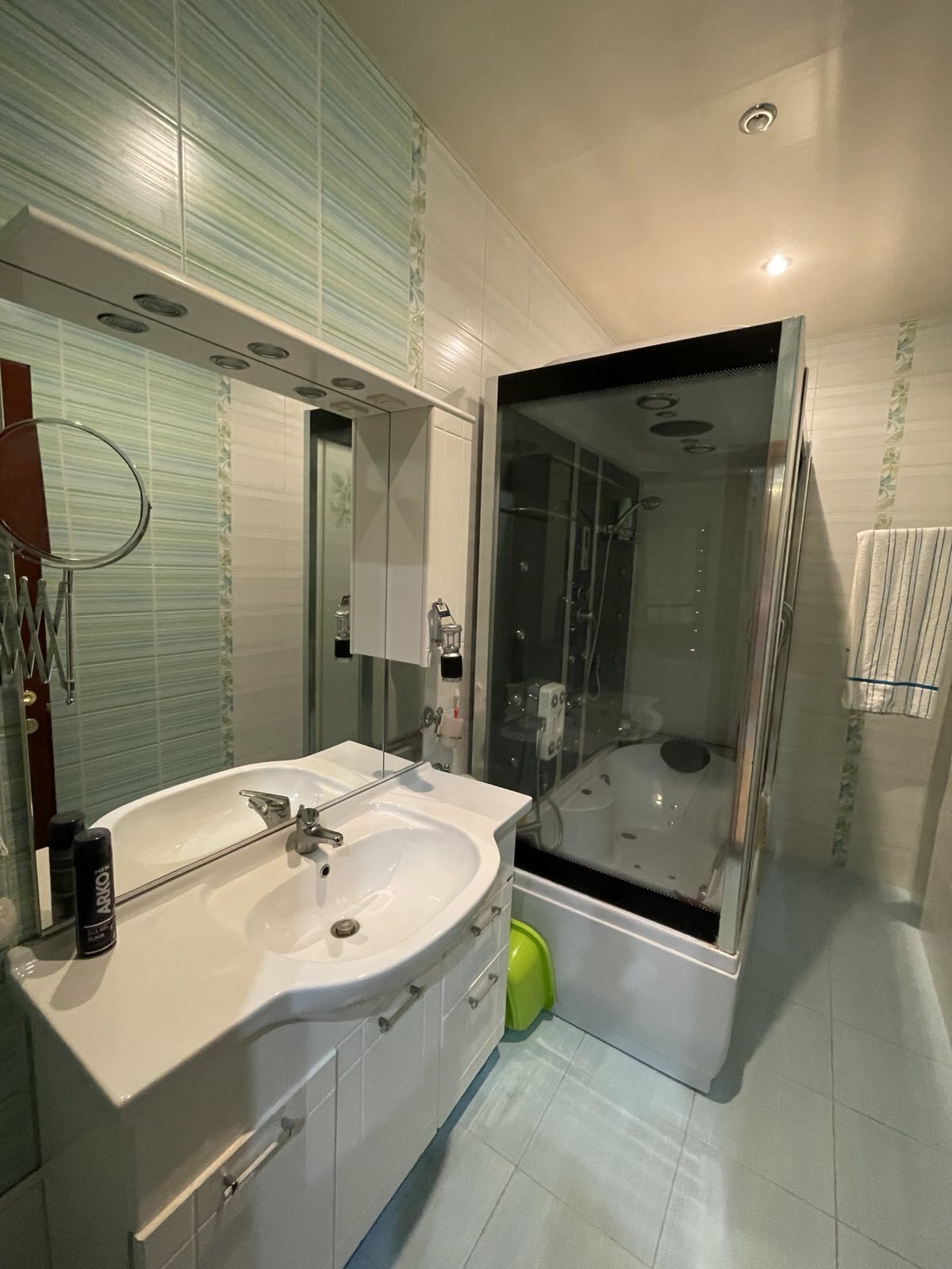 Продажа 2-комнатной квартиры 76 м², Соборности ул.