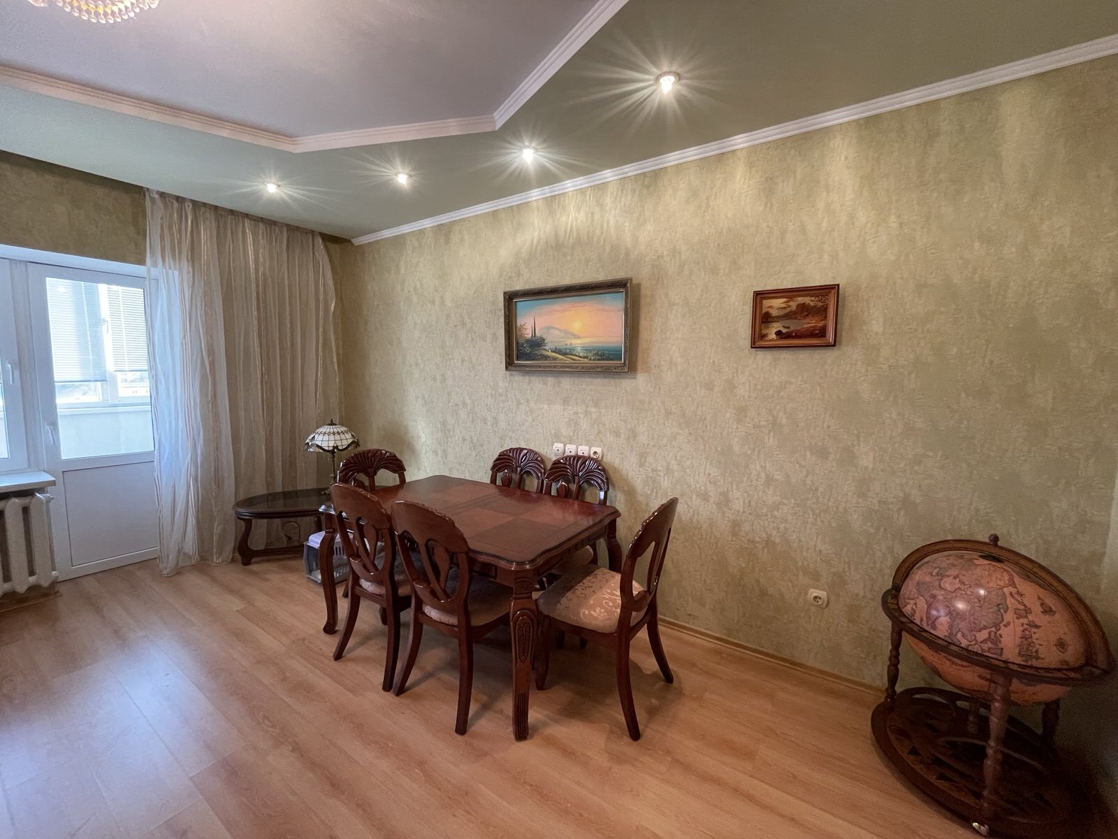 Продажа 2-комнатной квартиры 76 м², Соборности ул.