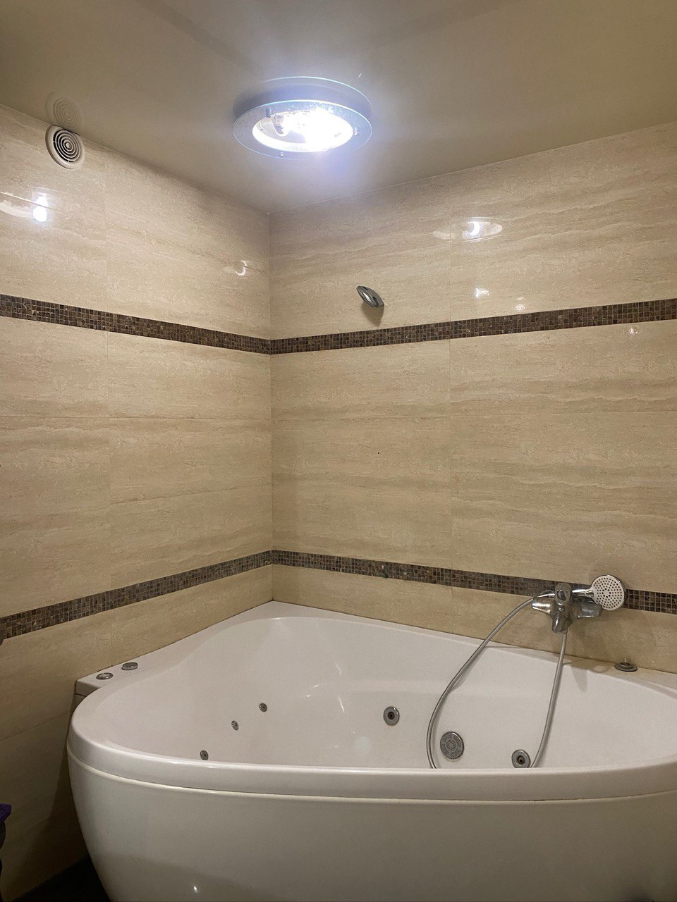 Оренда 3-кімнатної квартири 102 м², Дарницький бул., 8