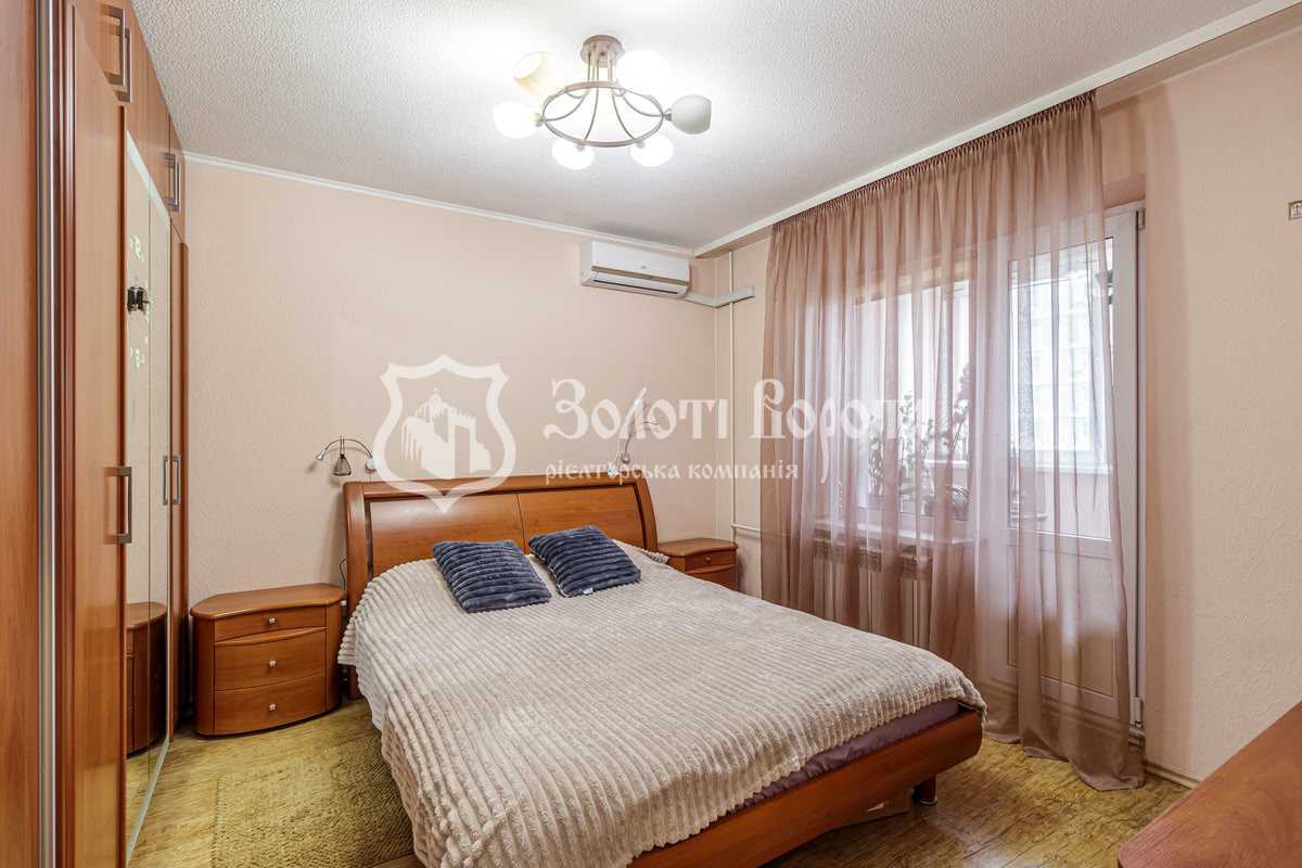 Продаж 2-кімнатної квартири 60 м², Ревуцького вул., 44Б
