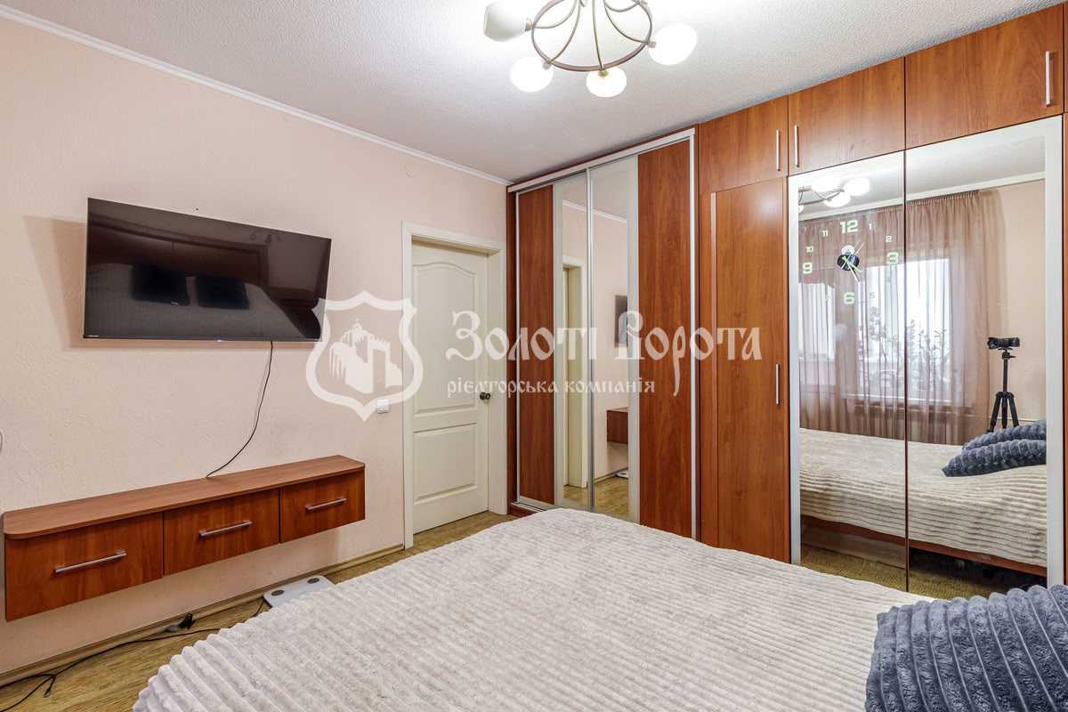 Продаж 2-кімнатної квартири 60 м², Ревуцького вул., 44Б