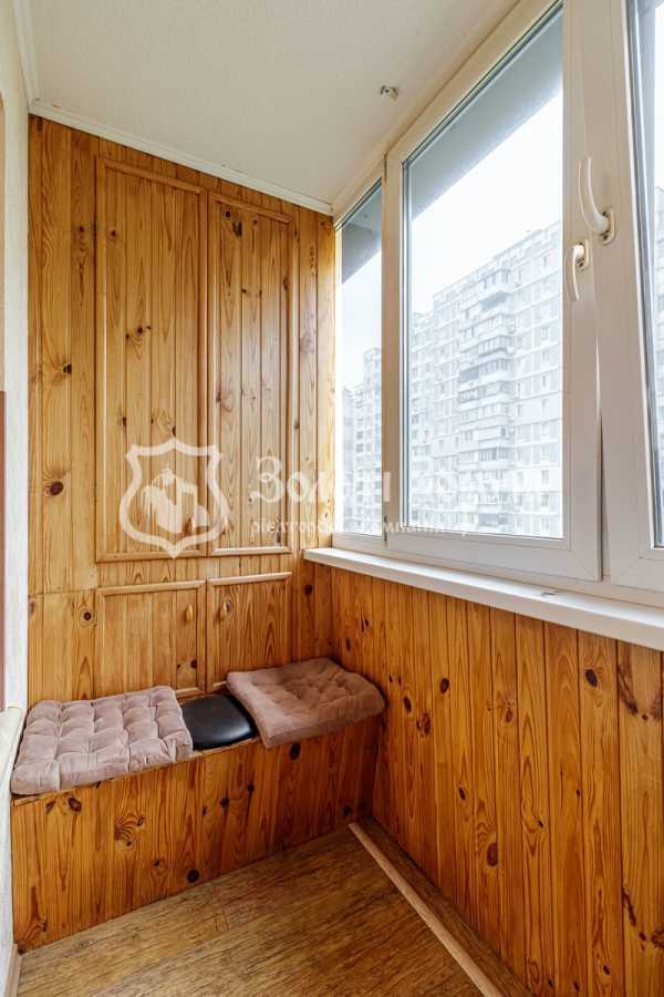 Продаж 2-кімнатної квартири 60 м², Ревуцького вул., 44Б