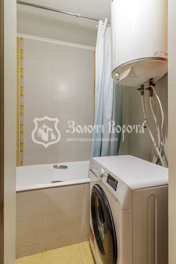 Продаж 2-кімнатної квартири 60 м², Ревуцького вул., 44Б