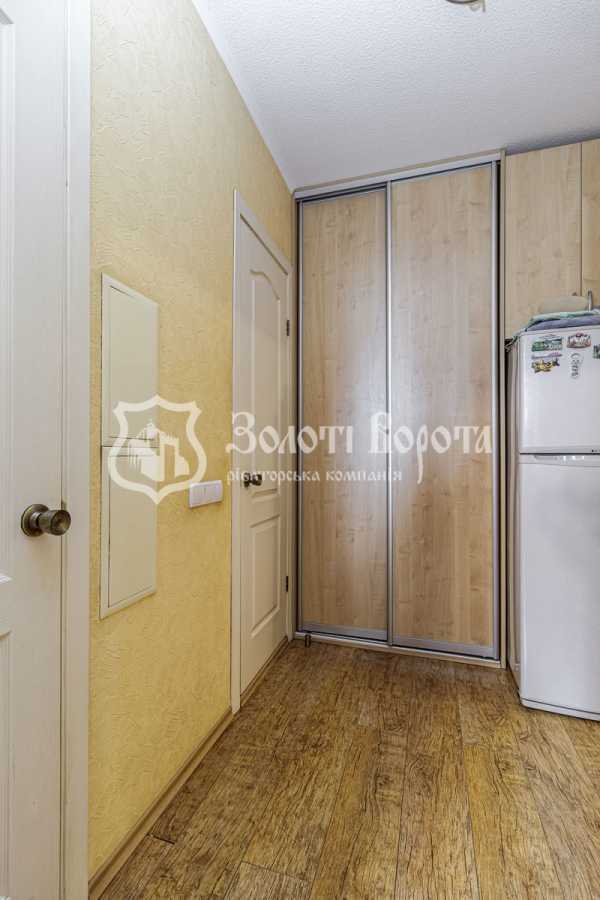 Продаж 2-кімнатної квартири 60 м², Ревуцького вул., 44Б