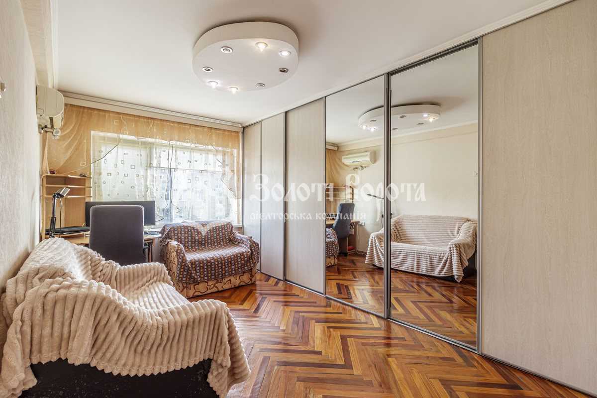 Продаж 2-кімнатної квартири 49.3 м², Курнатовського, 22