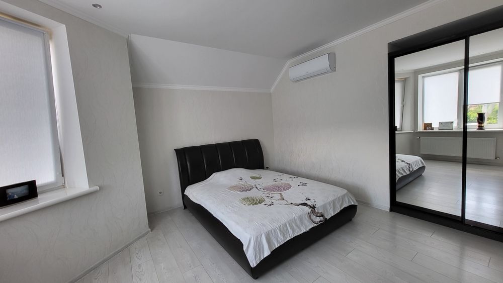 Продаж будинку 157 м²