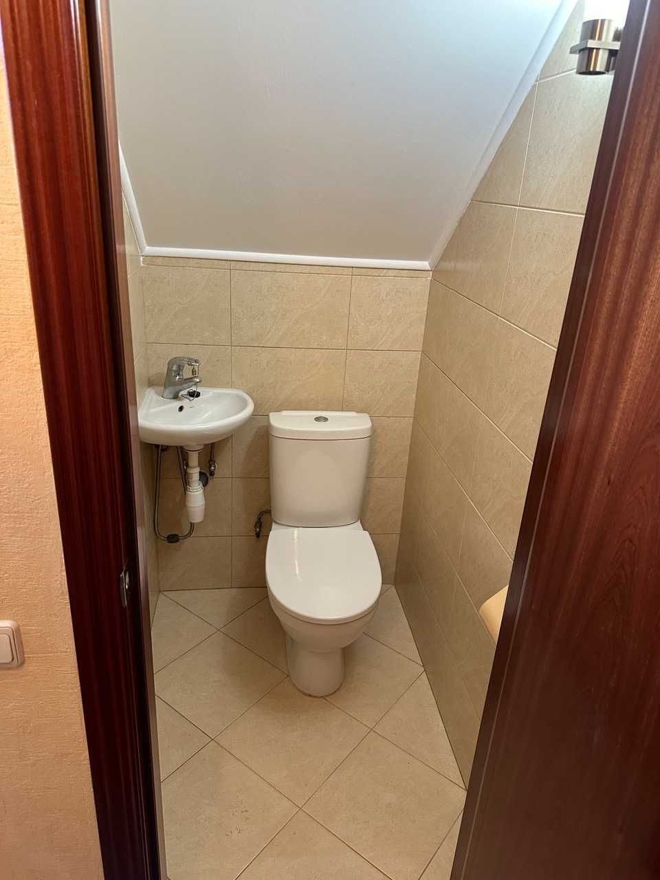 Продаж будинку 235 м²