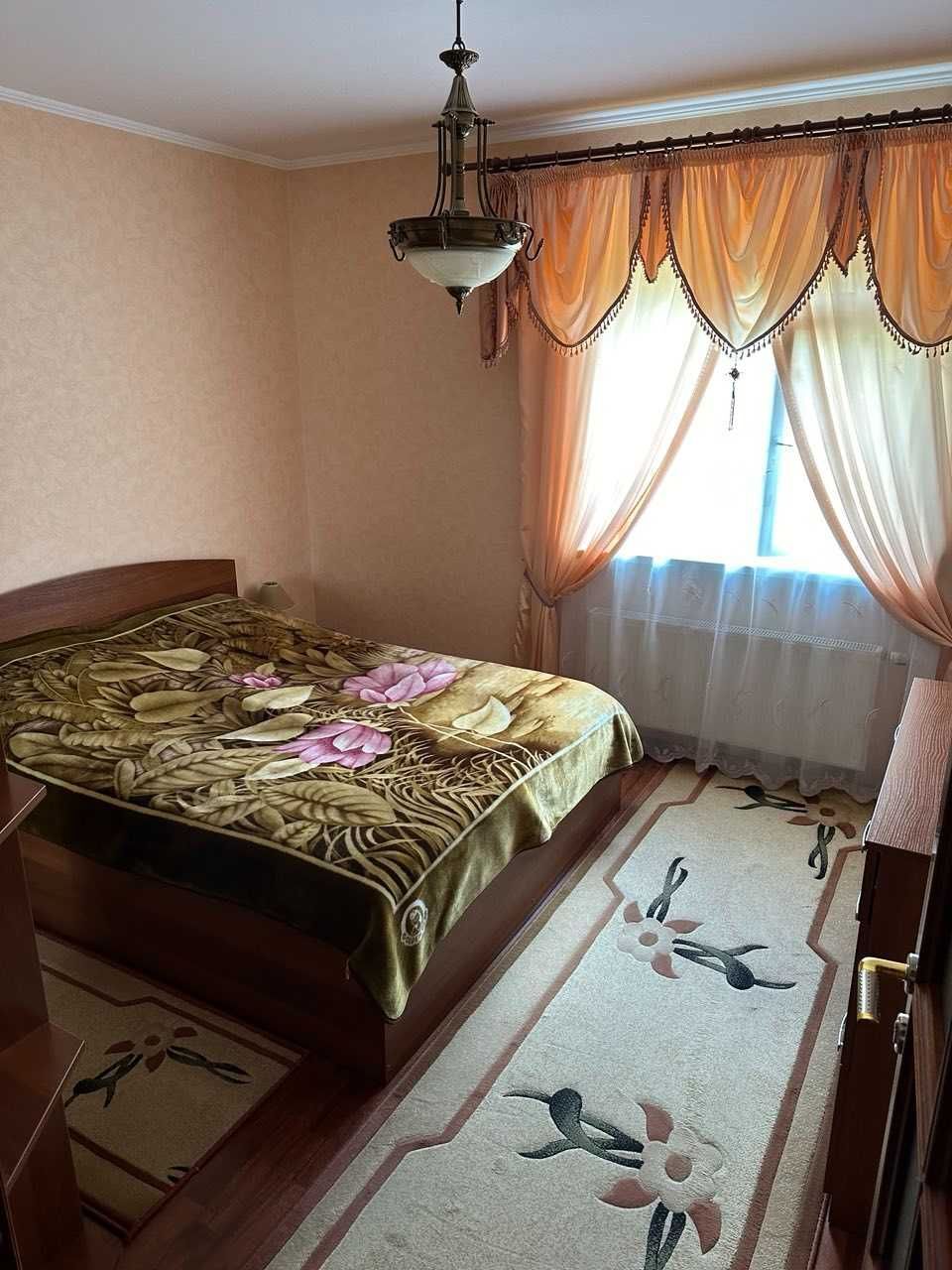 Продаж будинку 235 м²