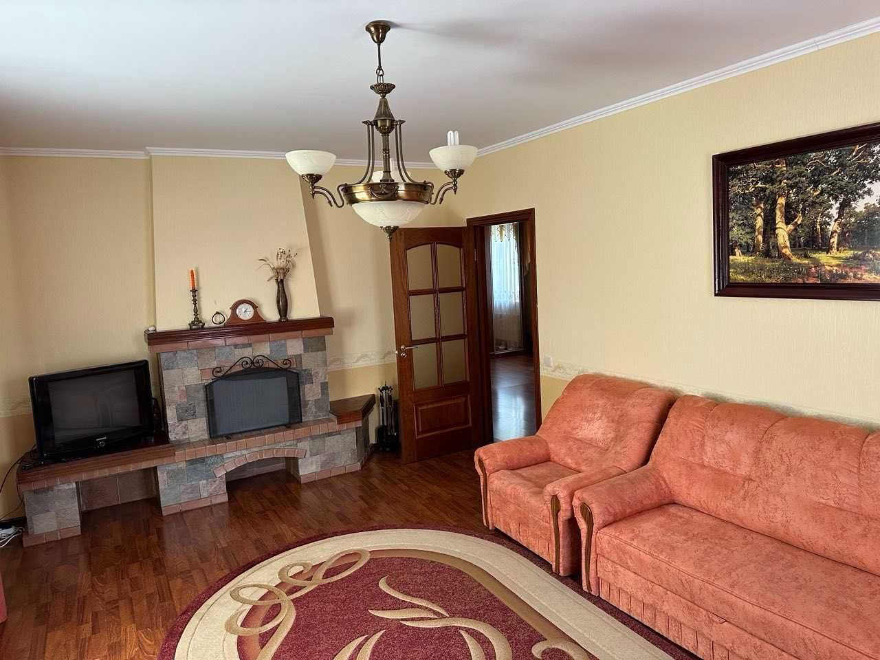 Продаж будинку 235 м²