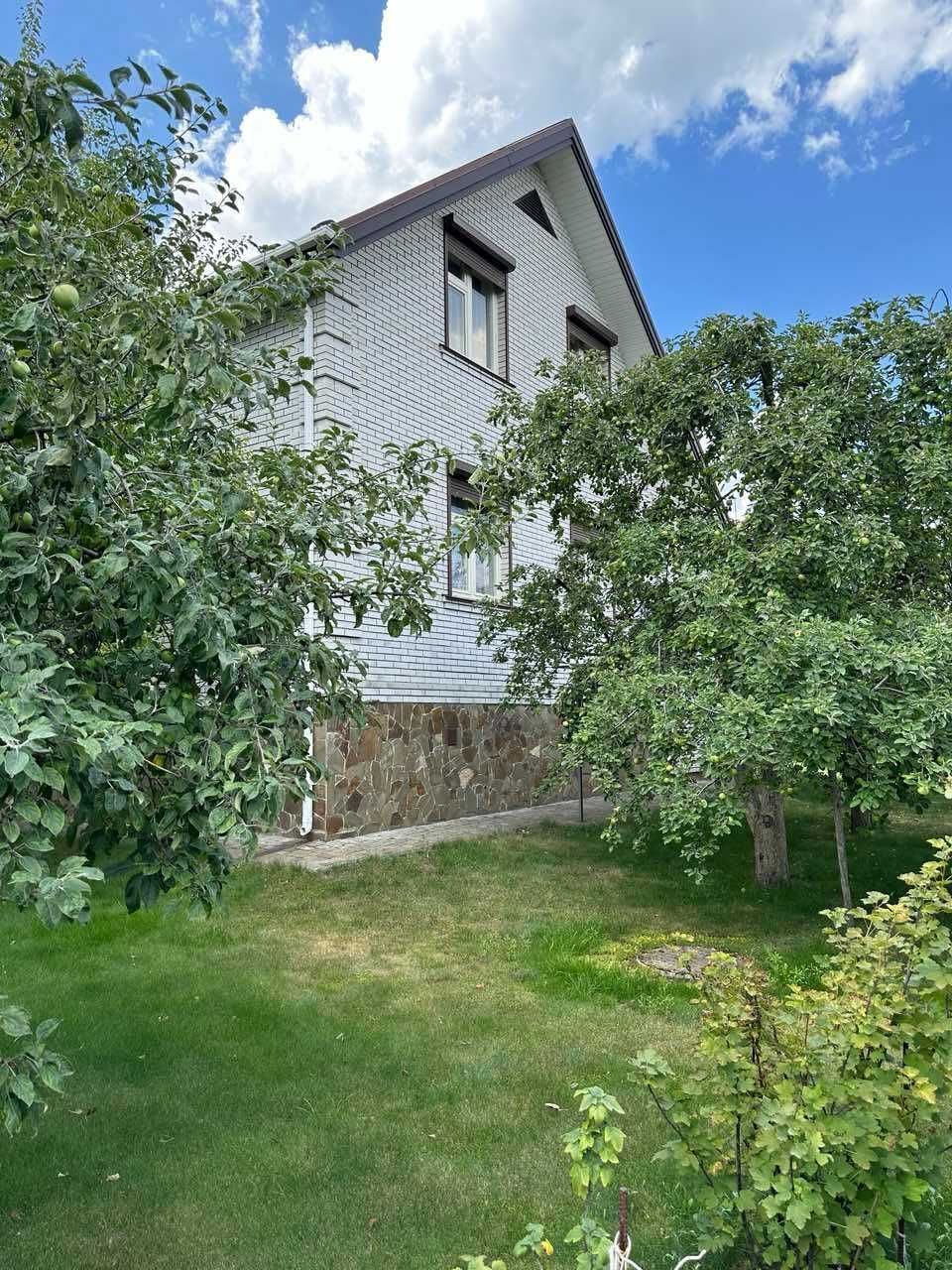 Продаж будинку 235 м²