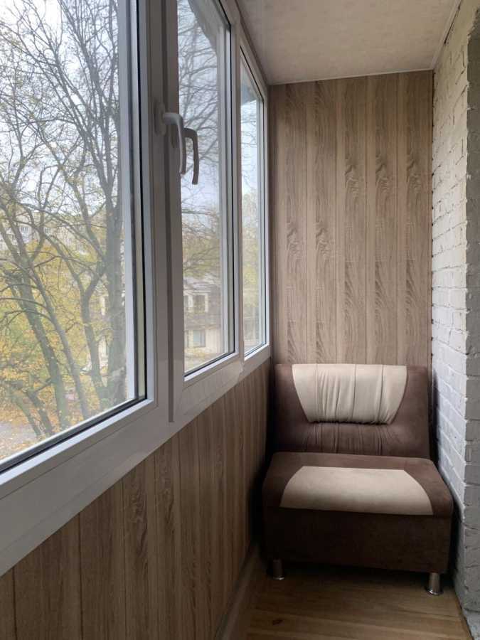 Продаж 2-кімнатної квартири 41.9 м², Верховинна вул., 8