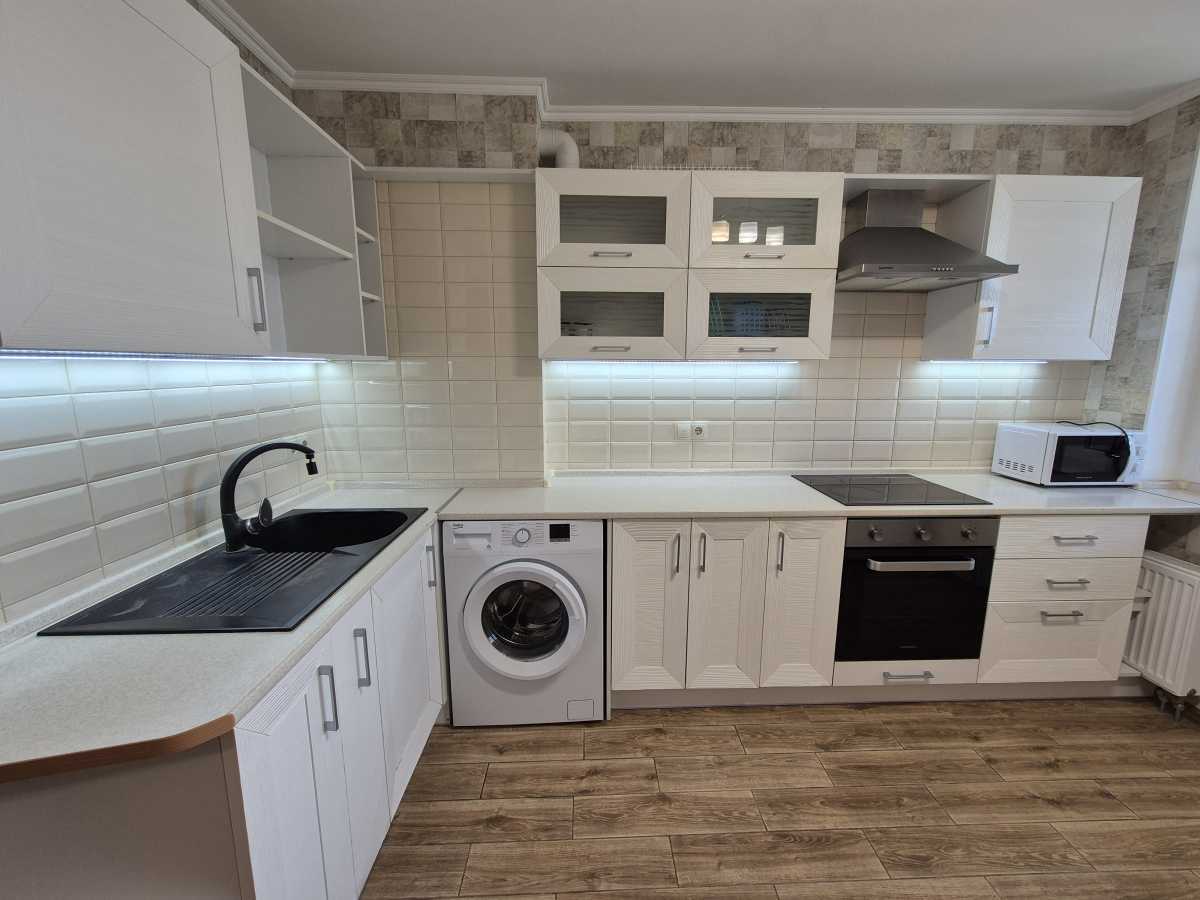 Продажа 1-комнатной квартиры 40 м², Академика Глушкова просп., 101