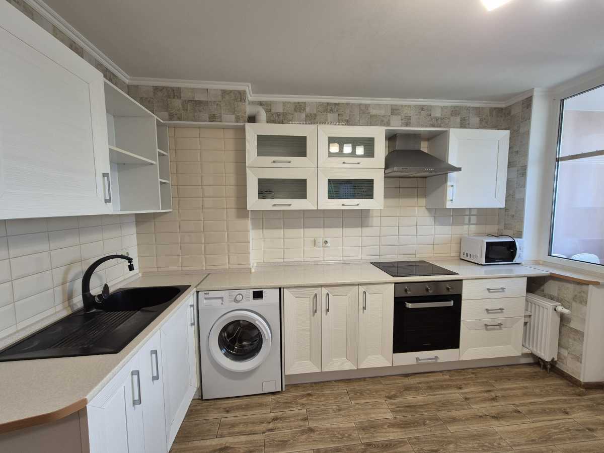 Продажа 1-комнатной квартиры 40 м², Академика Глушкова просп., 101