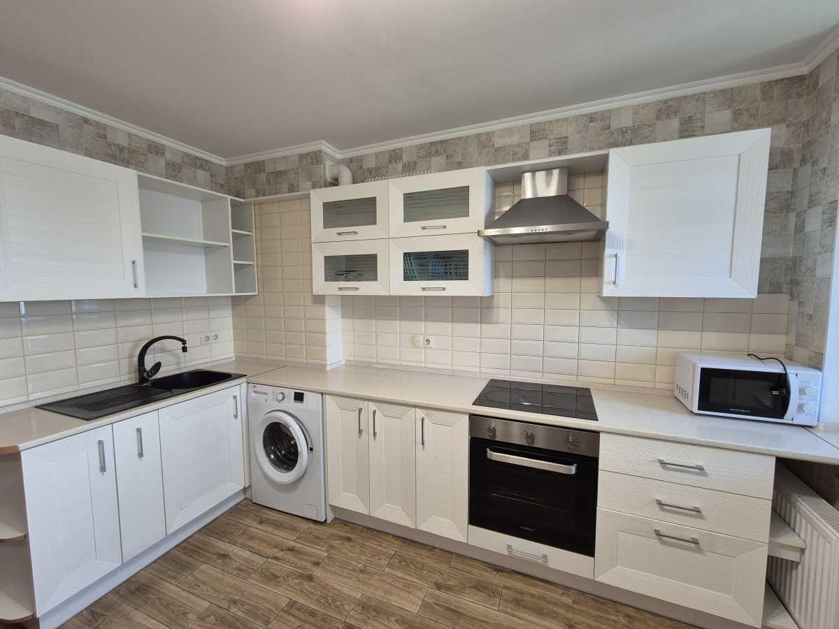 Продажа 1-комнатной квартиры 40 м², Академика Глушкова просп., 101