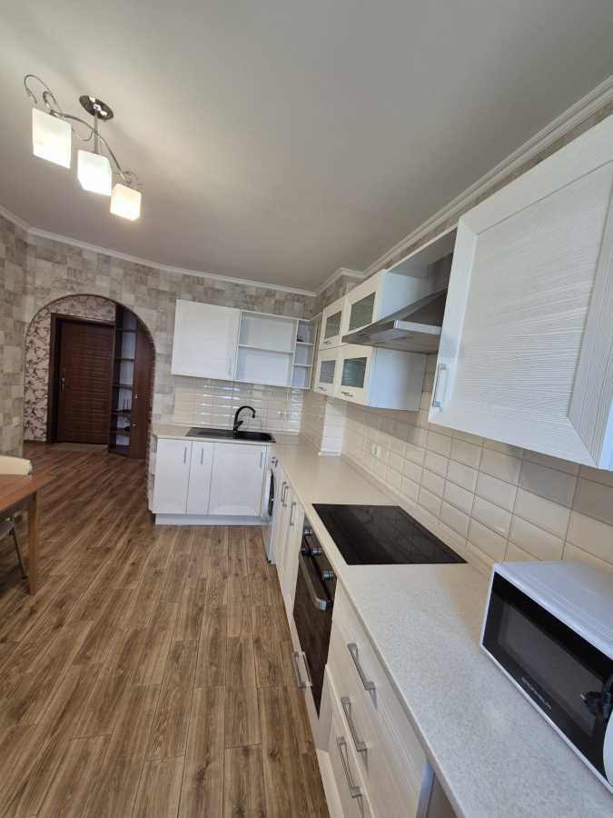 Продажа 1-комнатной квартиры 40 м², Академика Глушкова просп., 101
