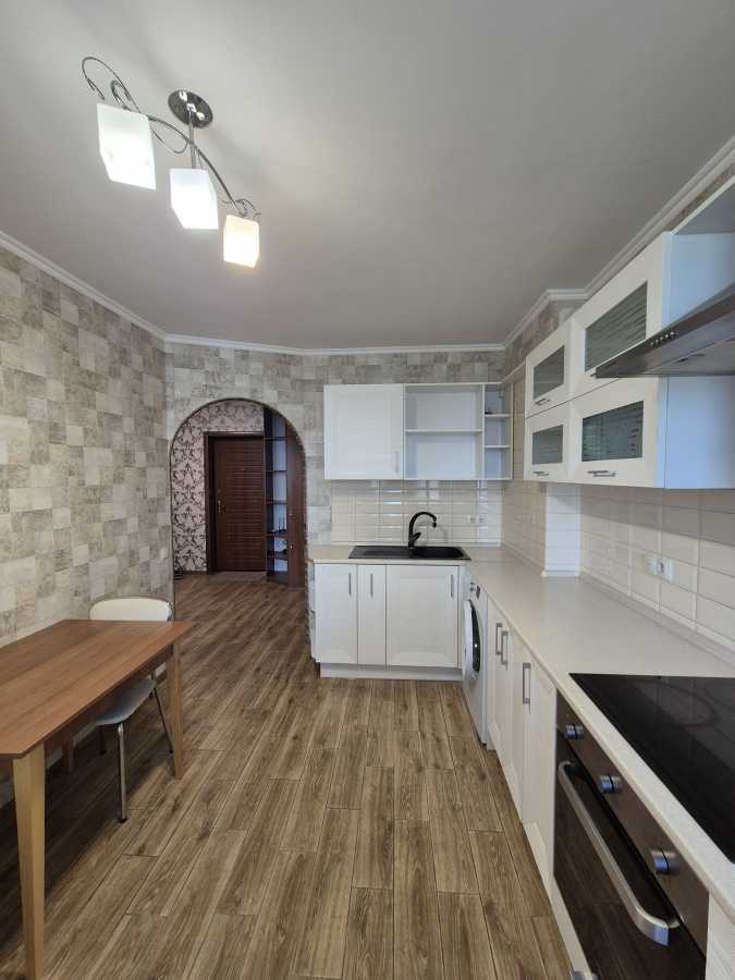 Продажа 1-комнатной квартиры 40 м², Академика Глушкова просп., 101