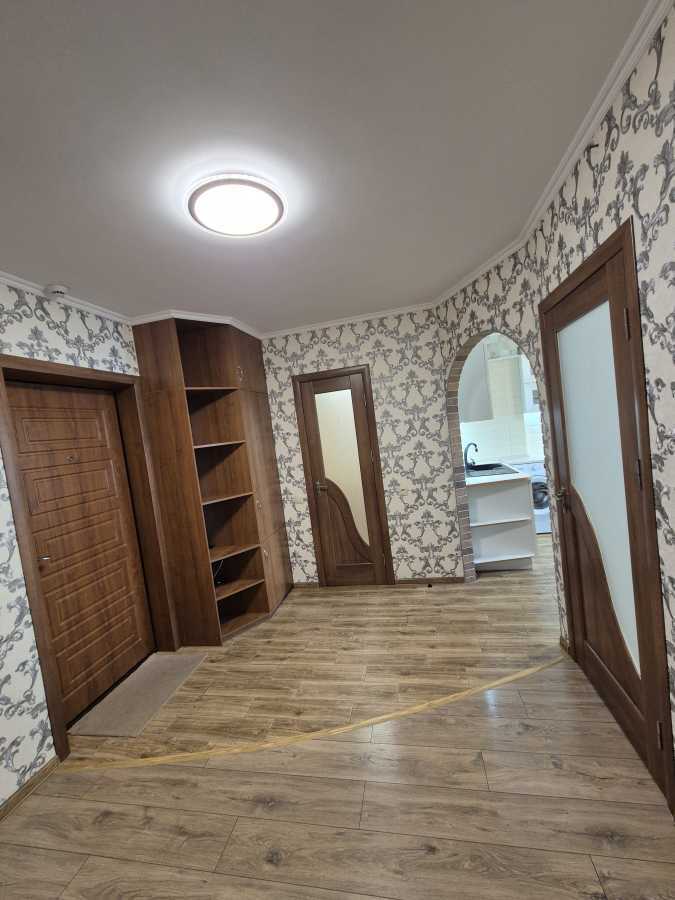 Продажа 1-комнатной квартиры 40 м², Академика Глушкова просп., 101
