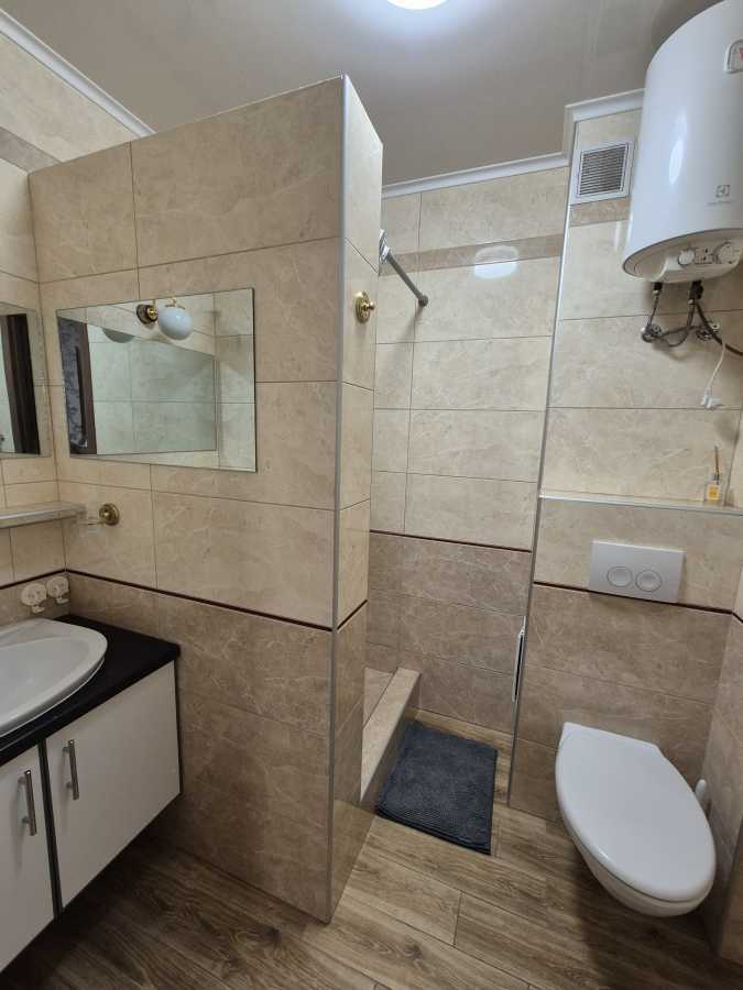 Продажа 1-комнатной квартиры 40 м², Академика Глушкова просп., 101