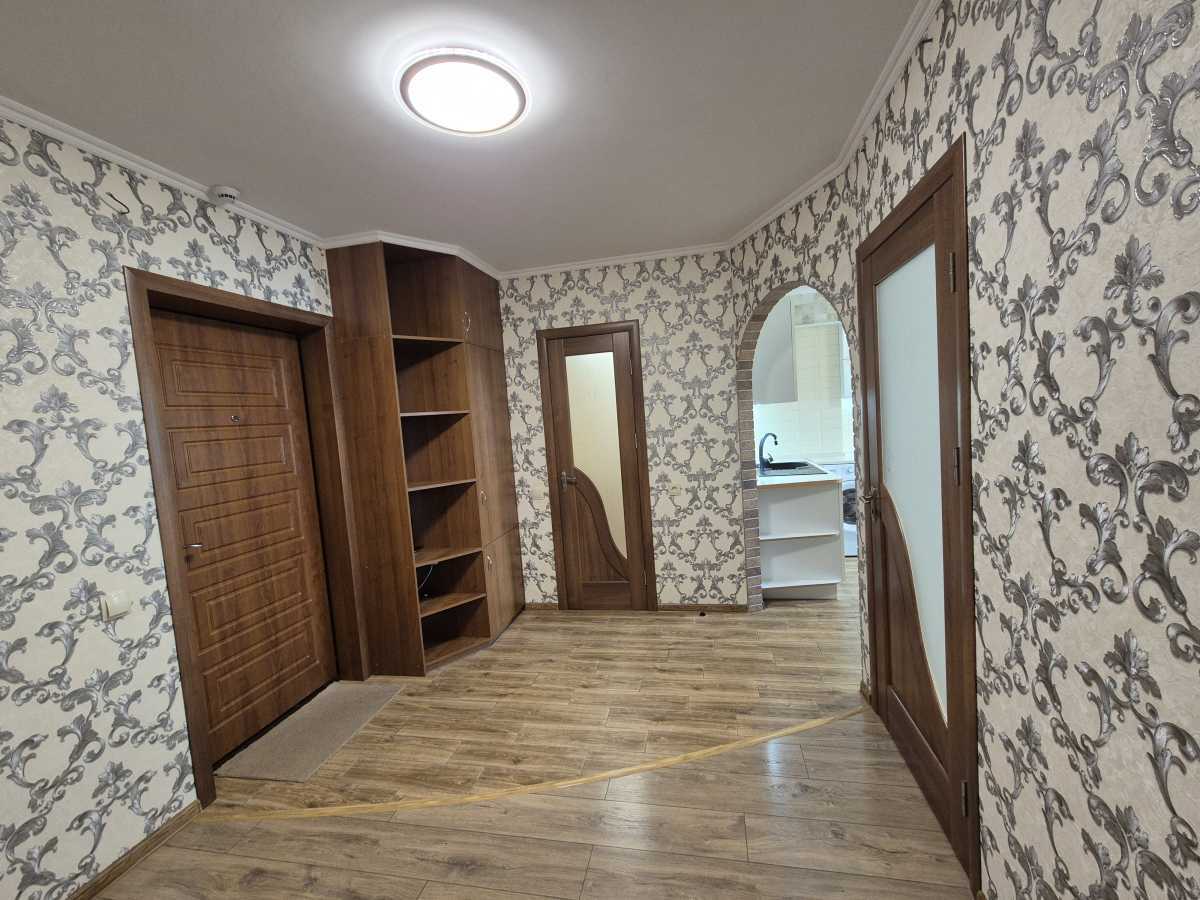 Продажа 1-комнатной квартиры 40 м², Академика Глушкова просп., 101