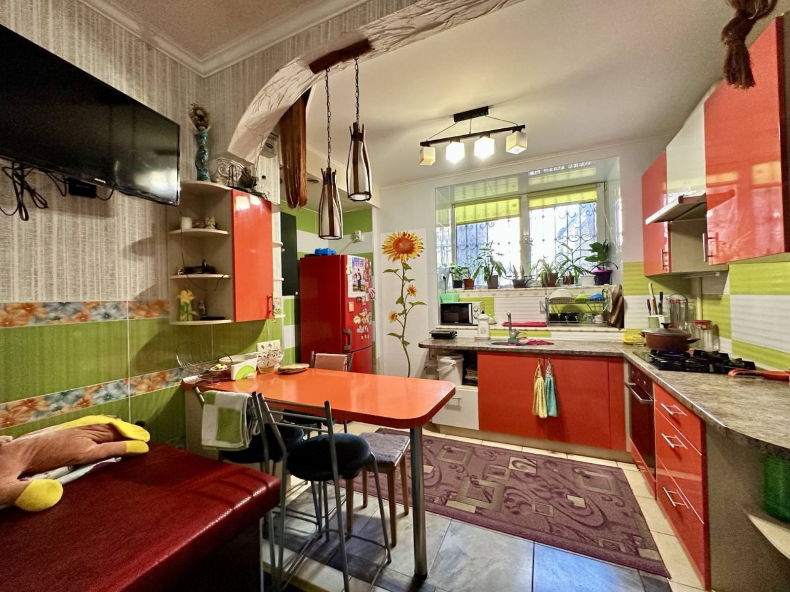 Продажа 2-комнатной квартиры 70 м², Спиридоновская ул.