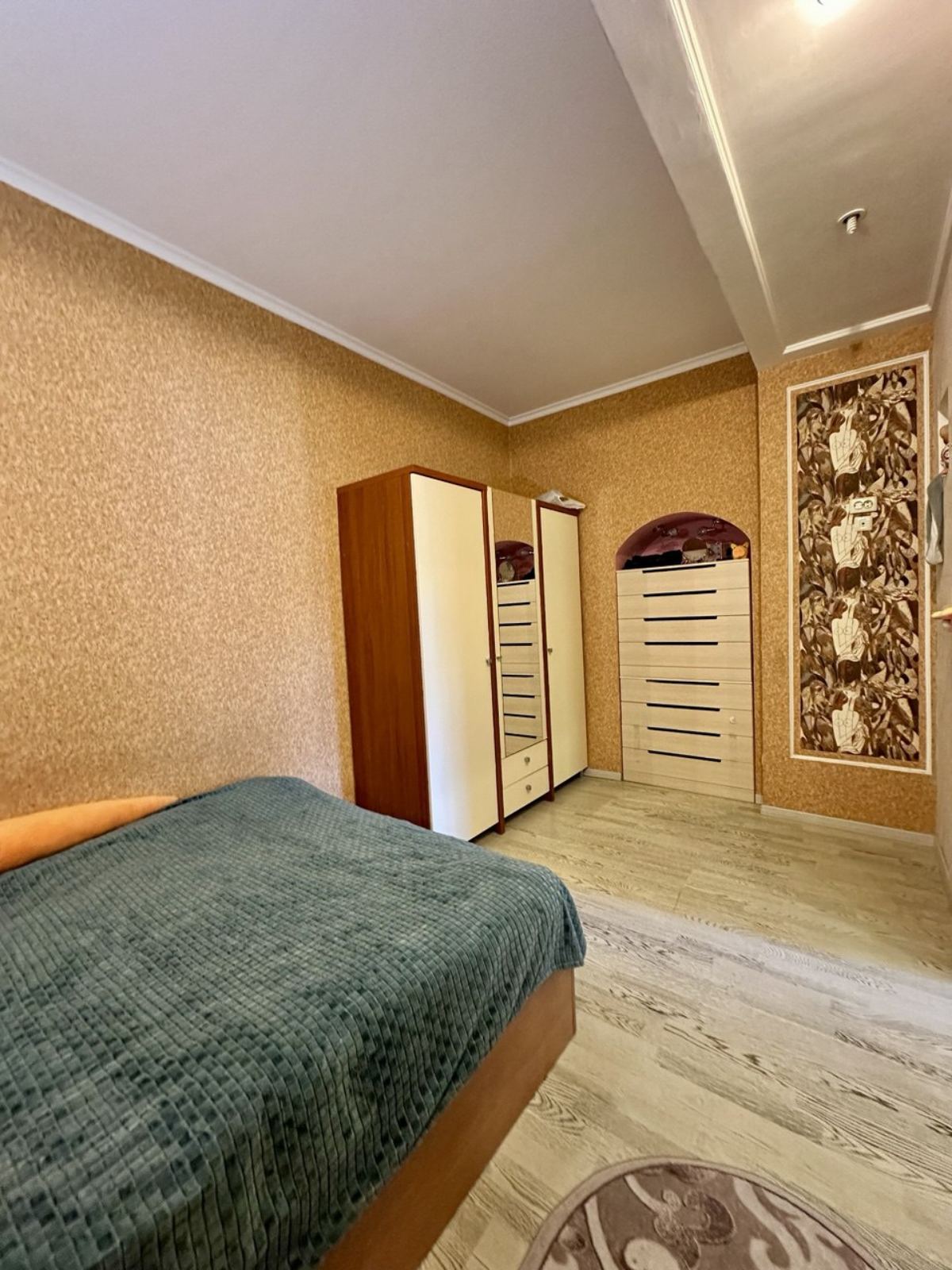Продажа 2-комнатной квартиры 70 м², Спиридоновская ул.