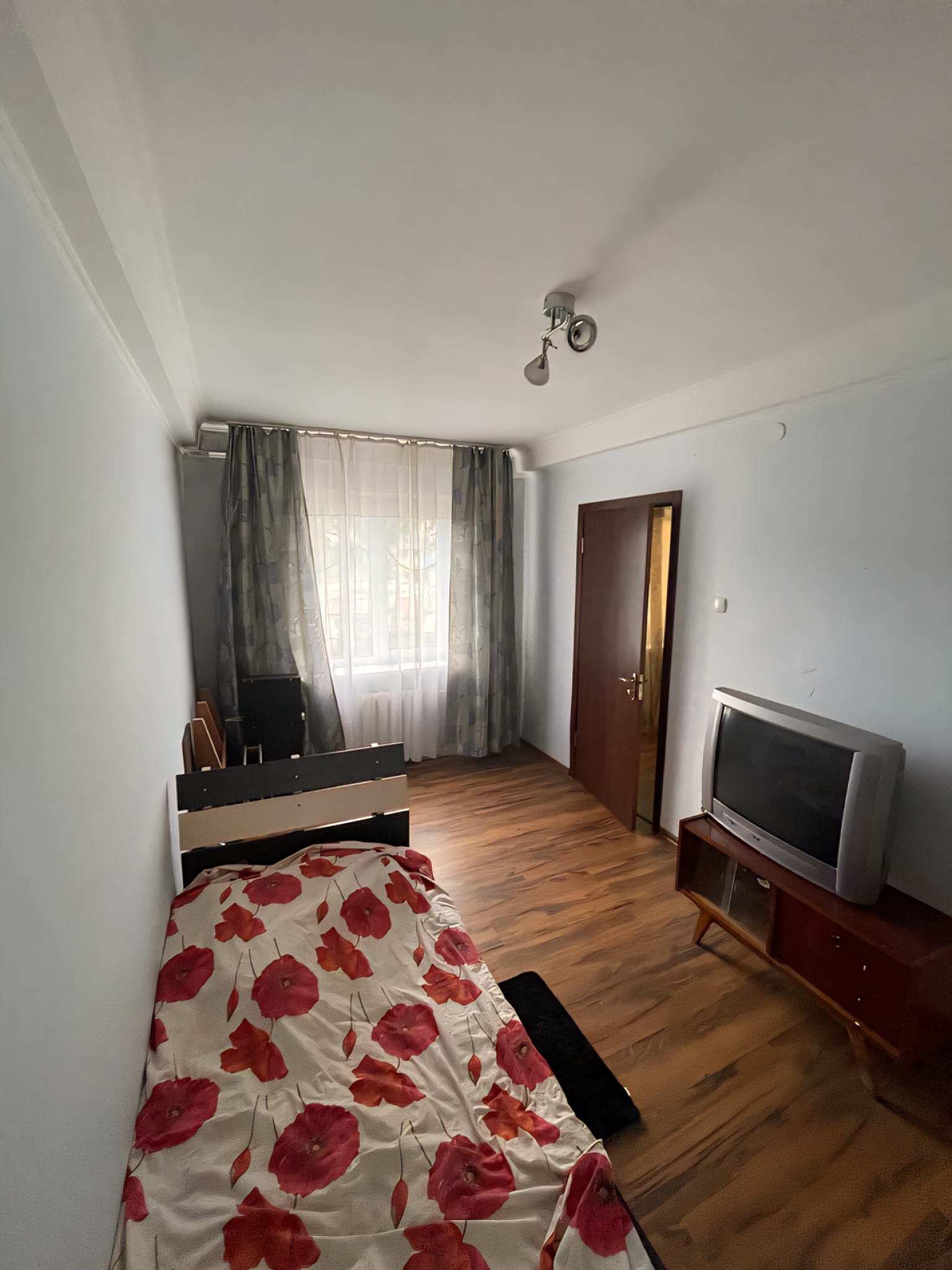 Продажа 3-комнатной квартиры 54 м²