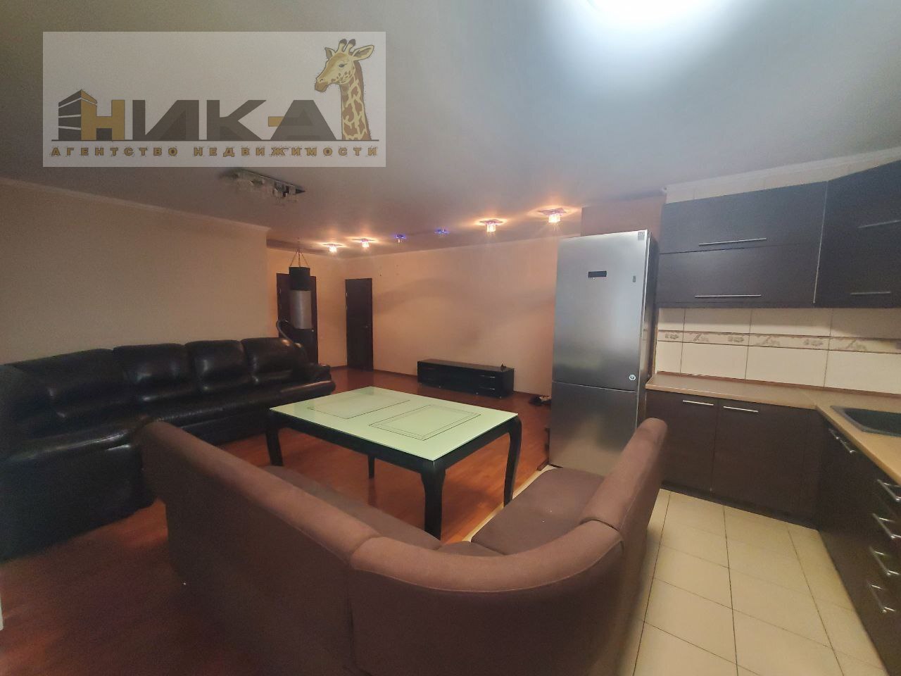 Продажа 3-комнатной квартиры 65 м², Днепровская ул.
