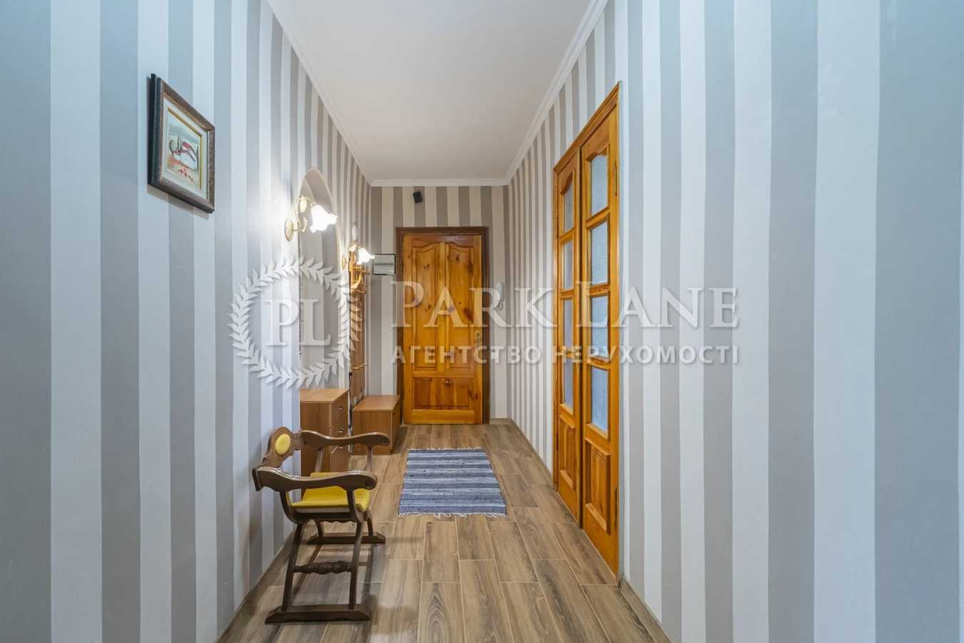 Продажа 5-комнатной квартиры 143 м², Джона Маккейна ул., 18/2