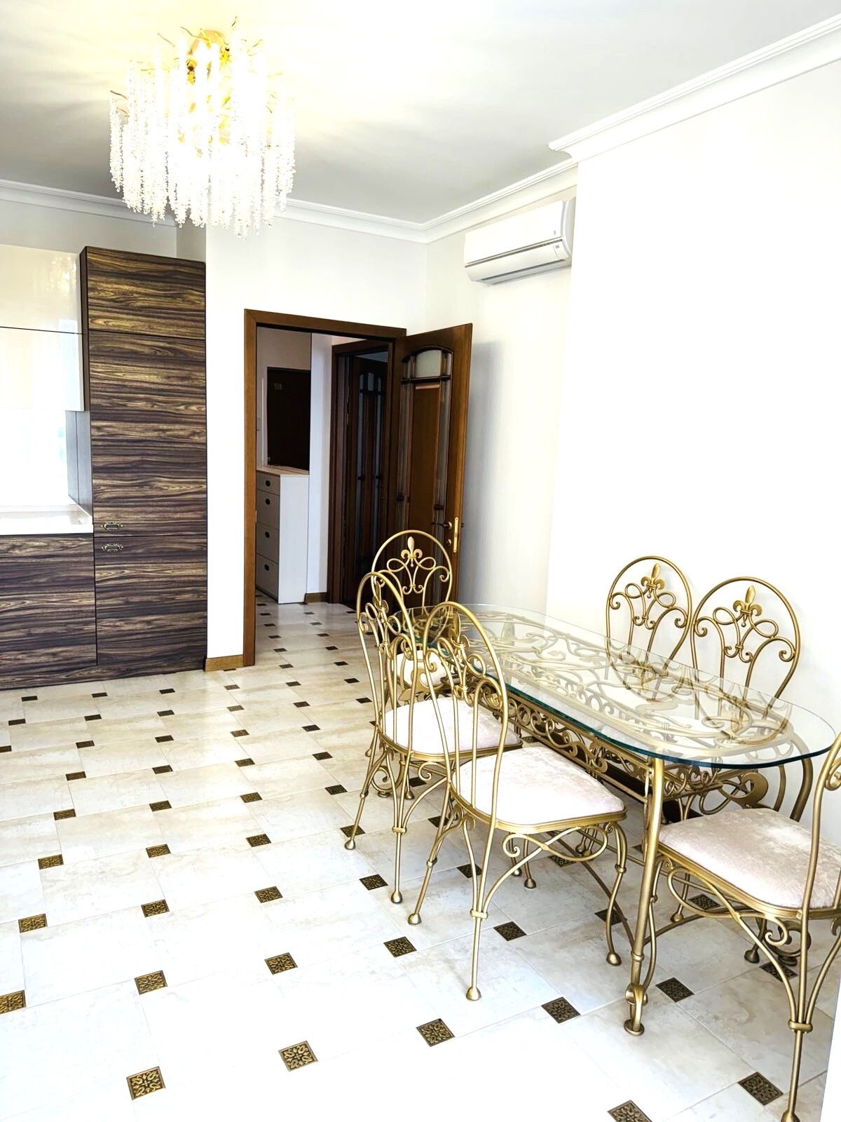 Продаж 2-кімнатної квартири 72 м², Феодосійський пров., 14