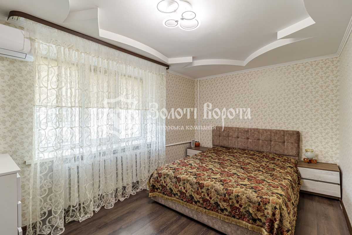 Продажа 2-комнатной квартиры 41.2 м², Русановский бул., 4