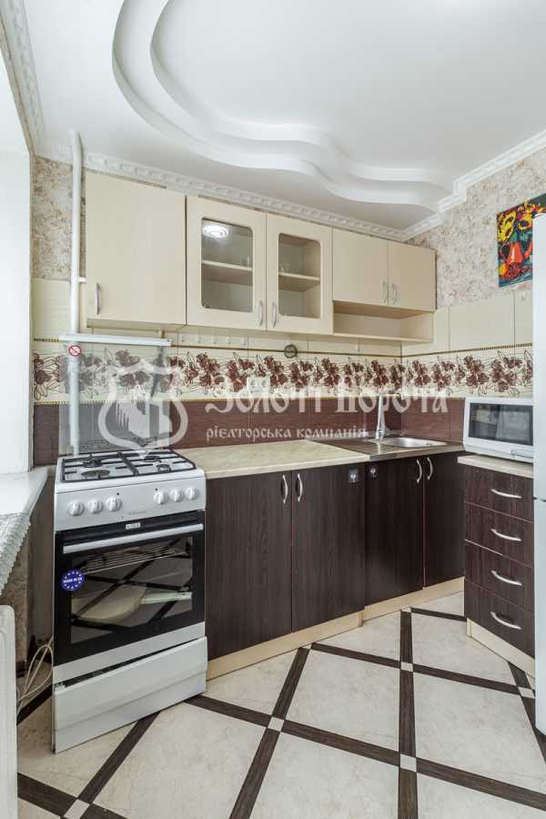 Продажа 2-комнатной квартиры 41.2 м², Русановский бул., 4