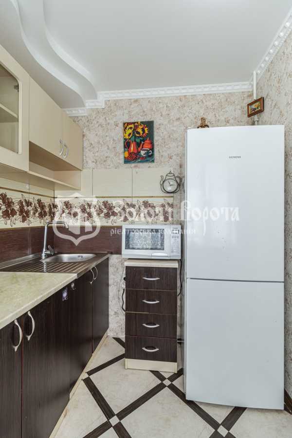 Продажа 2-комнатной квартиры 41.2 м², Русановский бул., 4
