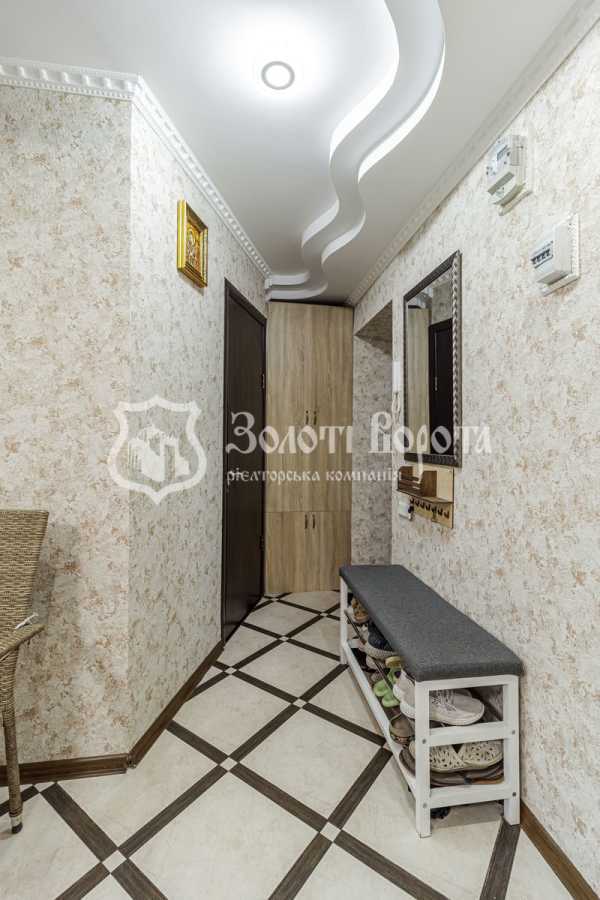 Продажа 2-комнатной квартиры 41.2 м², Русановский бул., 4