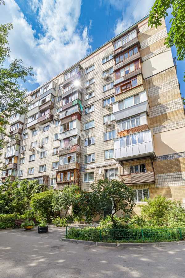 Продажа 2-комнатной квартиры 41.2 м², Русановский бул., 4